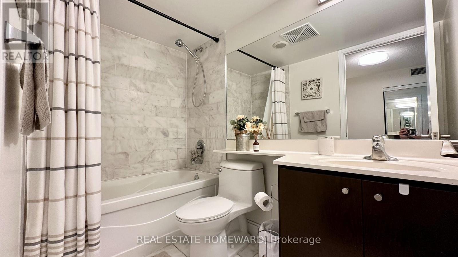 605 - 1 Scott Street, Toronto, Ontario  M5E 1A1 - Photo 9 - C12664458