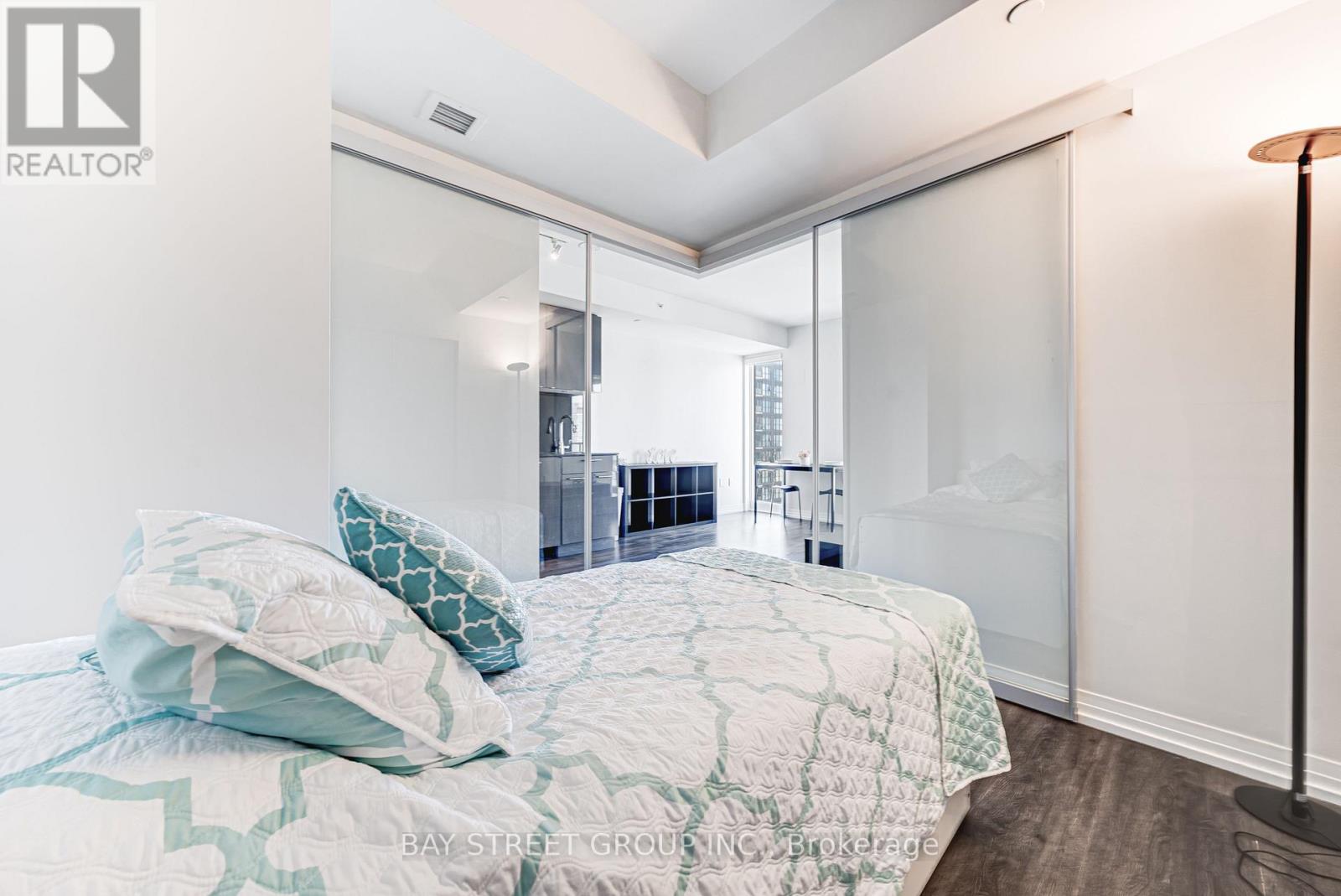 3809 - 251 Jarvis Street, Toronto, Ontario  M5B 0C3 - Photo 9 - C12664486