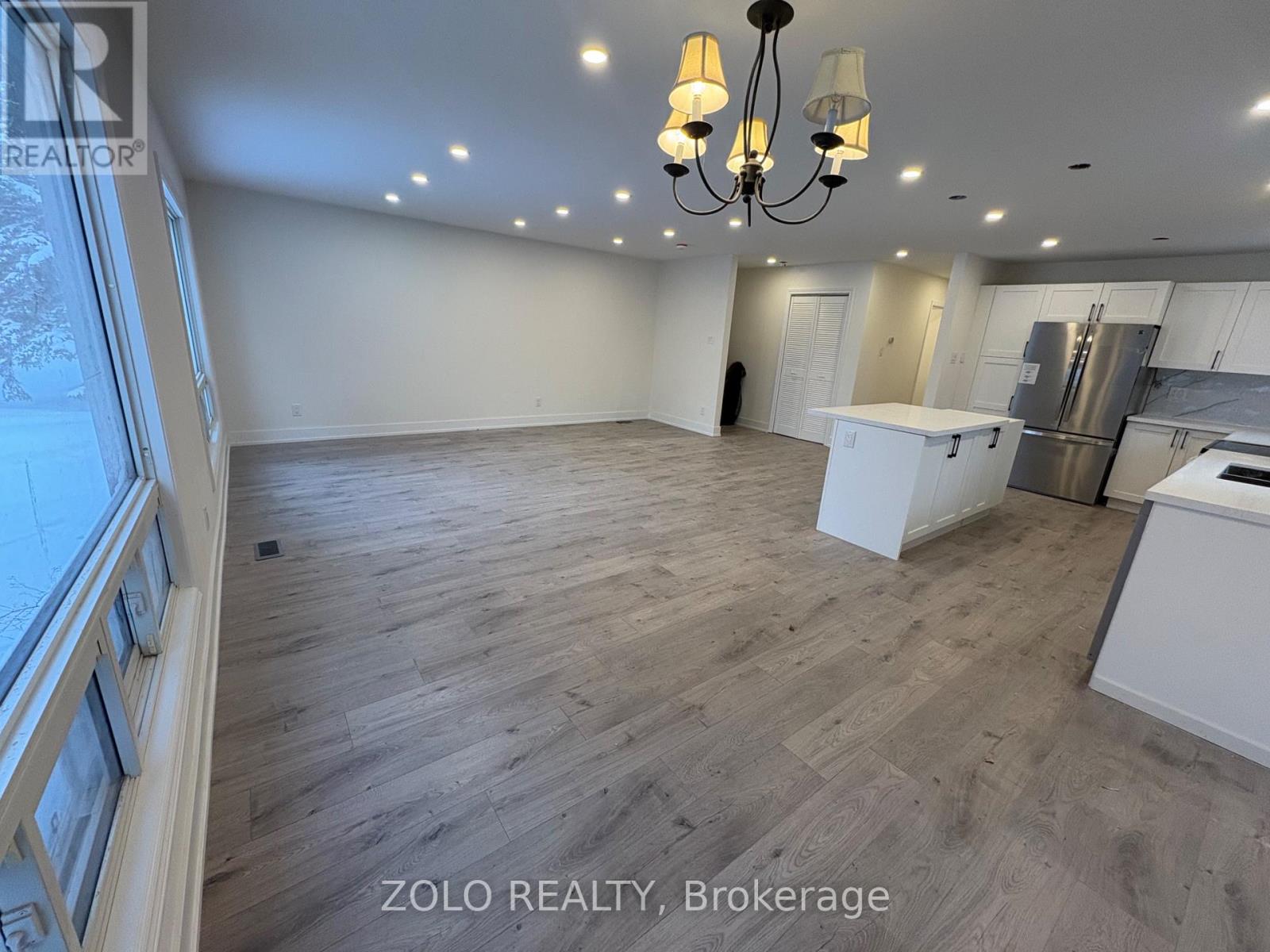 3 Highcroft Road, Barrie, Ontario  L4N 2X3 - Photo 2 - S12664462