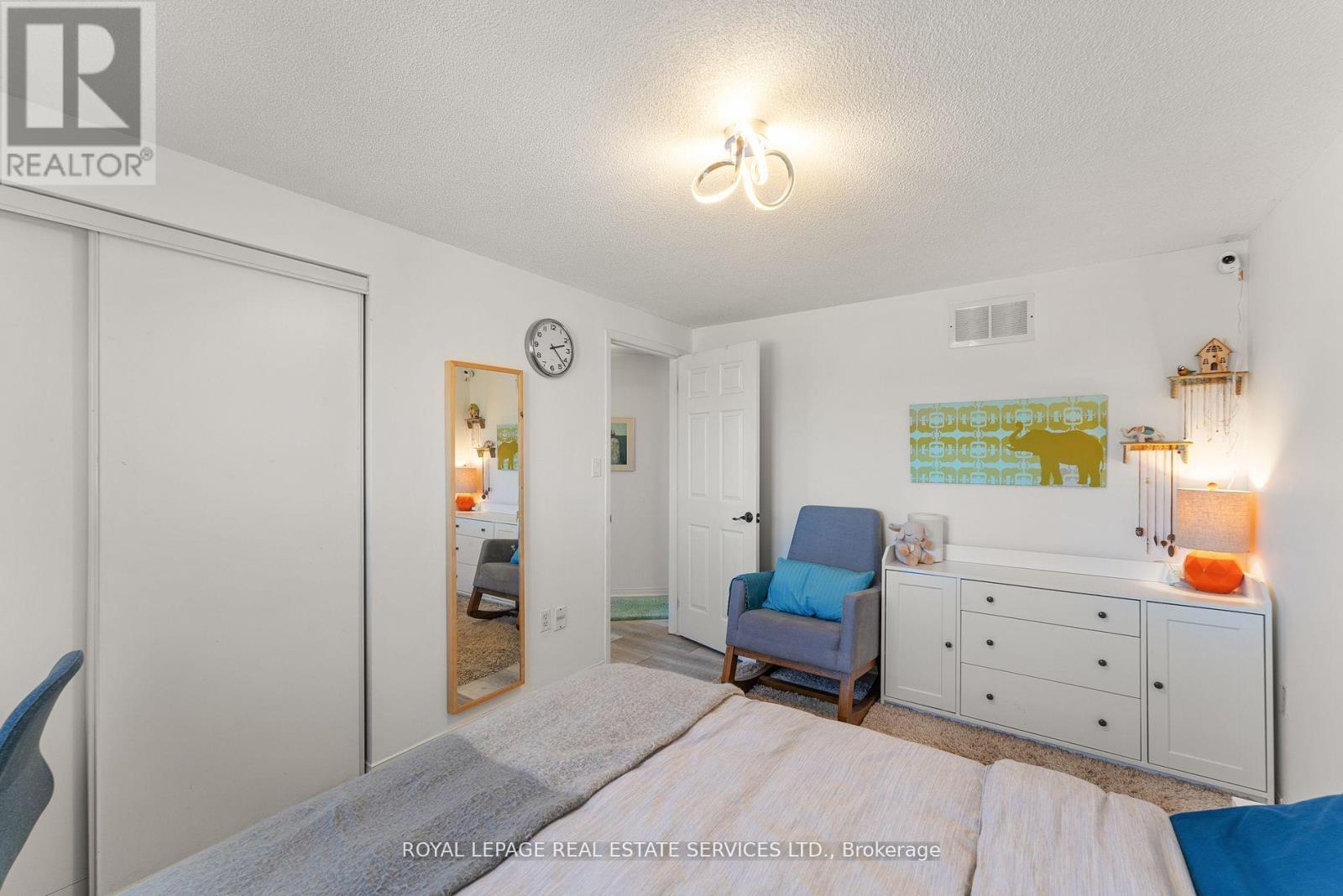 4 Weymouth Road, Barrie, Ontario  L4M 6R9 - Photo 11 - S12664526