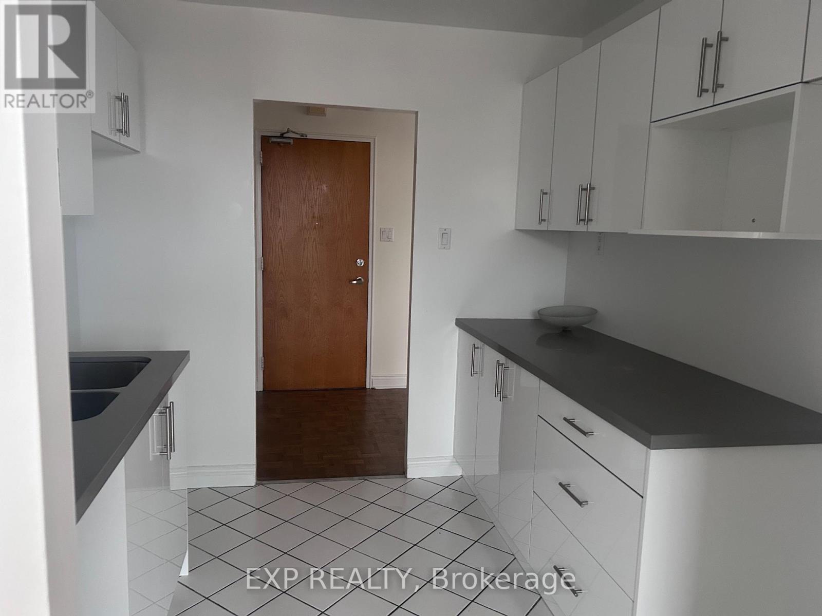 711 - 650 Briar Hill Avenue, Toronto, Ontario  M5N 1N3 - Photo 14 - C12654122