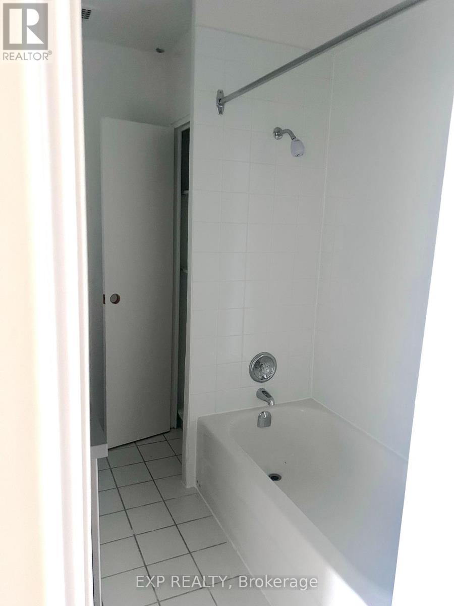 711 - 650 Briar Hill Avenue, Toronto, Ontario  M5N 1N3 - Photo 15 - C12654122