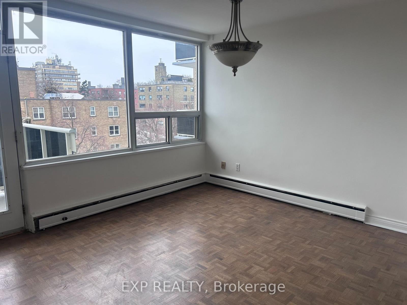 711 - 650 Briar Hill Avenue, Toronto, Ontario  M5N 1N3 - Photo 6 - C12654122