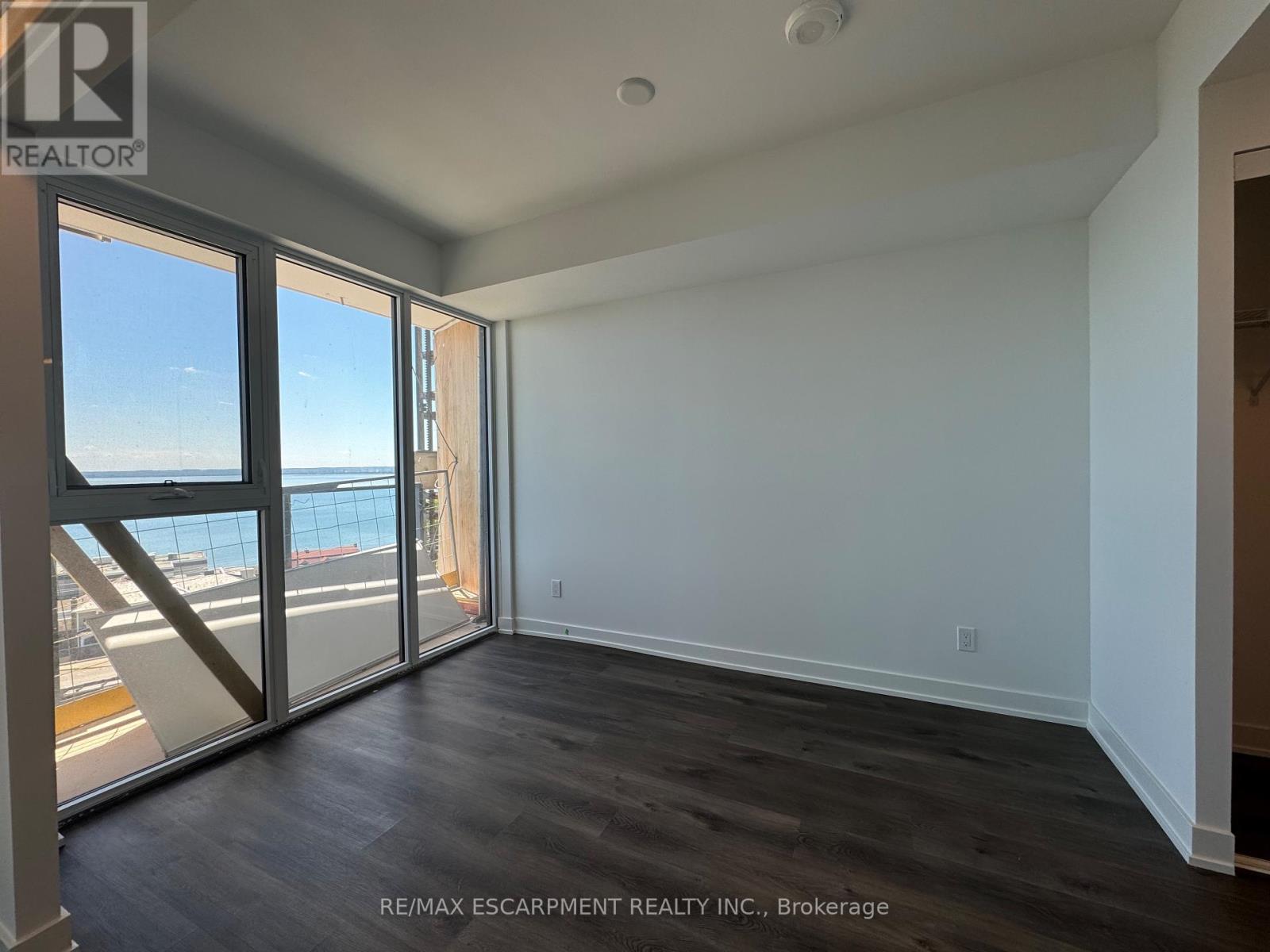 704 - 370 Martha Street, Burlington, Ontario  L7R 2P7 - Photo 23 - W12664510