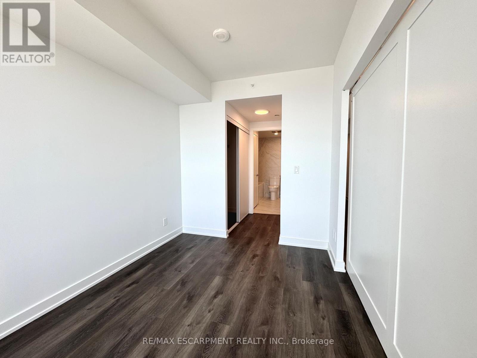 704 - 370 Martha Street, Burlington, Ontario  L7R 2P7 - Photo 24 - W12664510