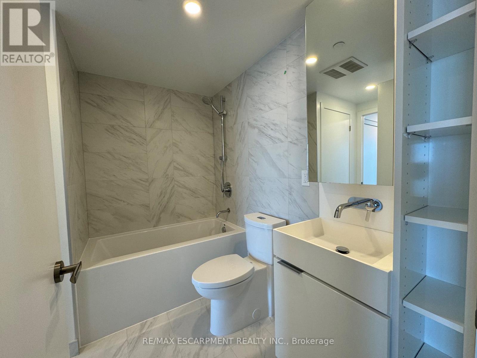 704 - 370 Martha Street, Burlington, Ontario  L7R 2P7 - Photo 26 - W12664510