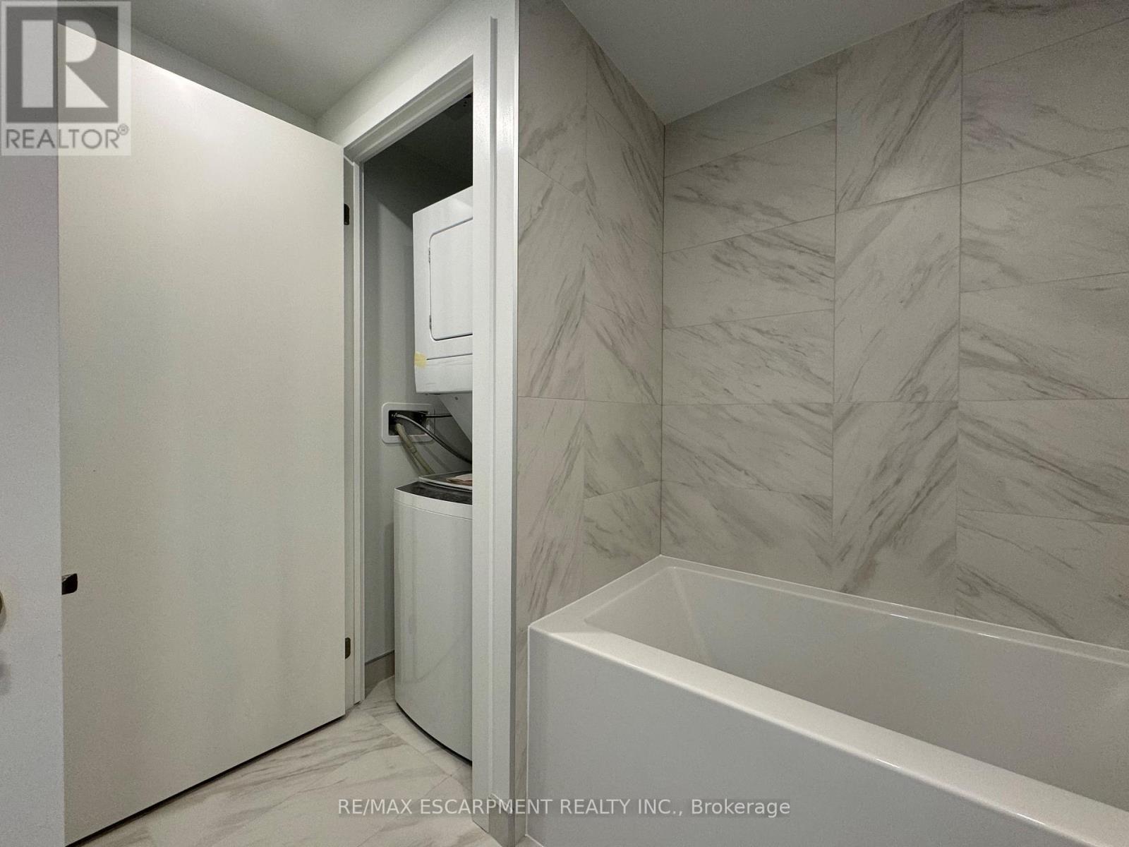 704 - 370 Martha Street, Burlington, Ontario  L7R 2P7 - Photo 28 - W12664510