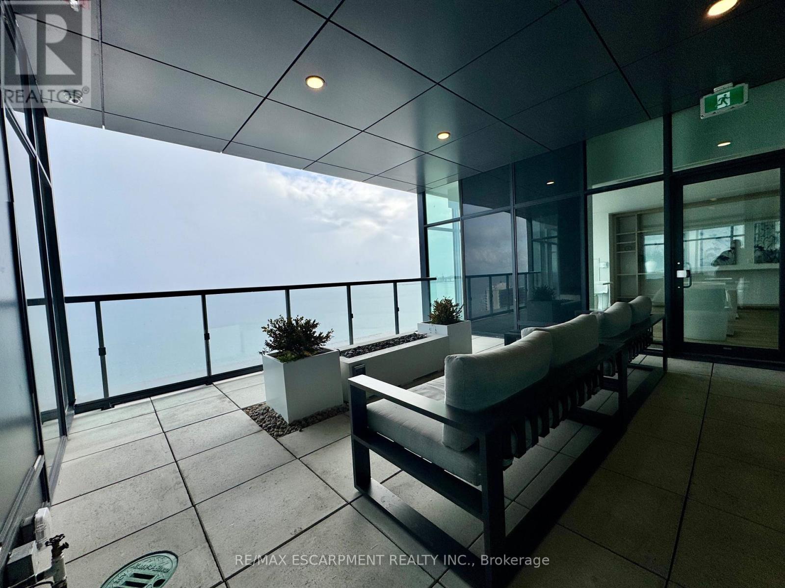 704 - 370 Martha Street, Burlington, Ontario  L7R 2P7 - Photo 39 - W12664510