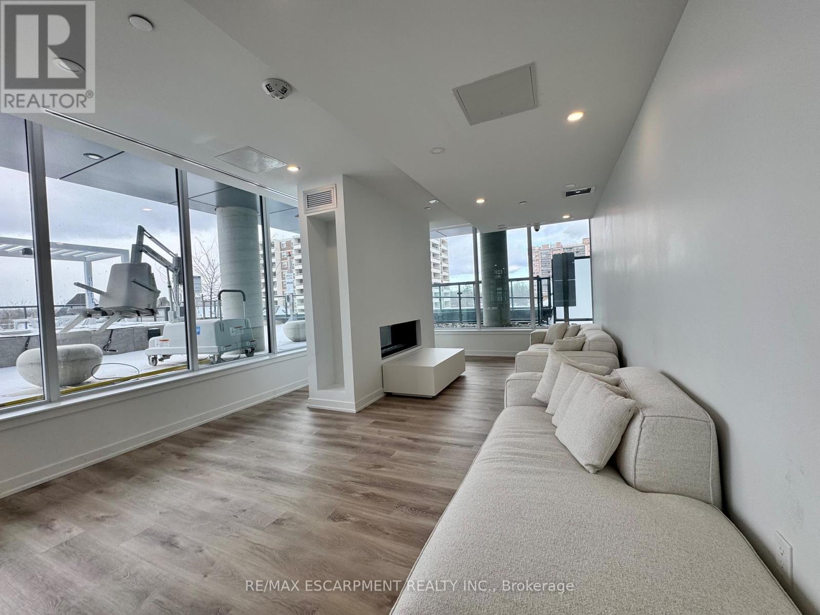 704 - 370 Martha Street, Burlington, Ontario  L7R 2P7 - Photo 47 - W12664510