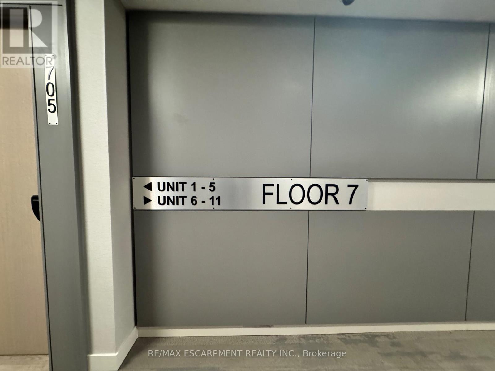 704 - 370 Martha Street, Burlington, Ontario  L7R 2P7 - Photo 8 - W12664510