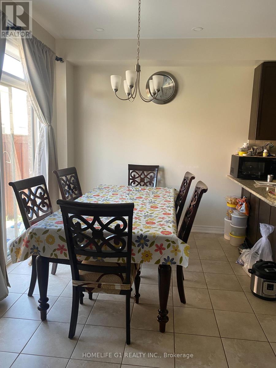 22 Relton Circle, Brampton, Ontario  L6P 3Z2 - Photo 8 - W12664522