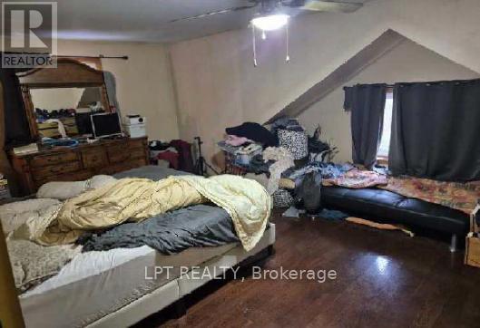 3 Raymore Drive, Toronto, Ontario  M9P 1W6 - Photo 4 - W12664530