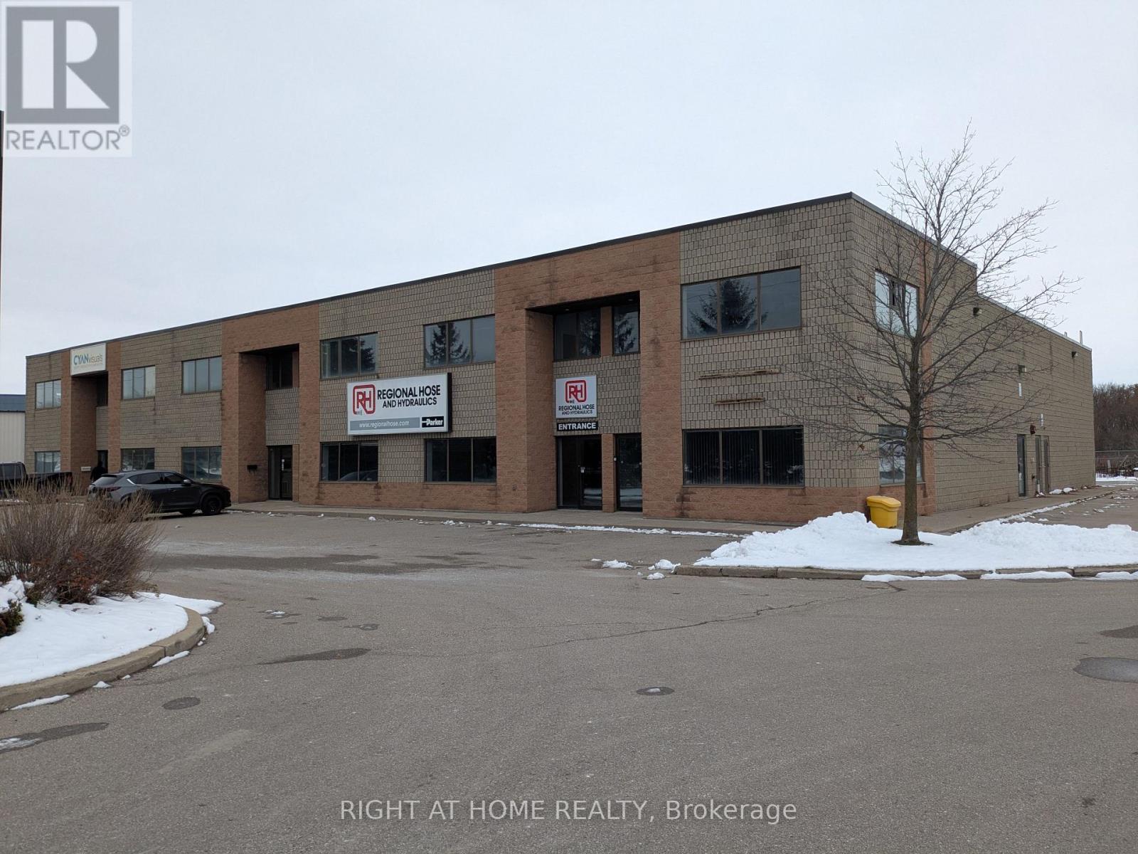 62 Plant Farm Boulevard, Brantford, Ontario  N3S 7W3 - Photo 2 - X12664502