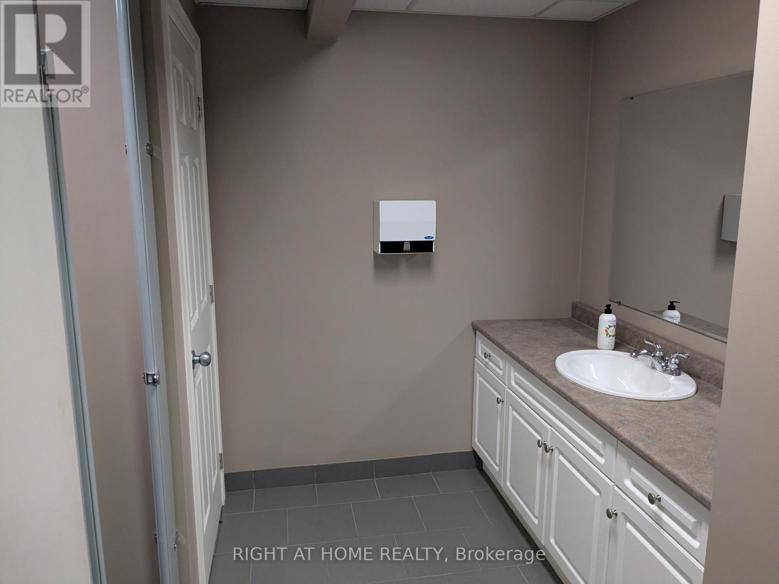 62 Plant Farm Boulevard, Brantford, Ontario  N3S 7W3 - Photo 20 - X12664502