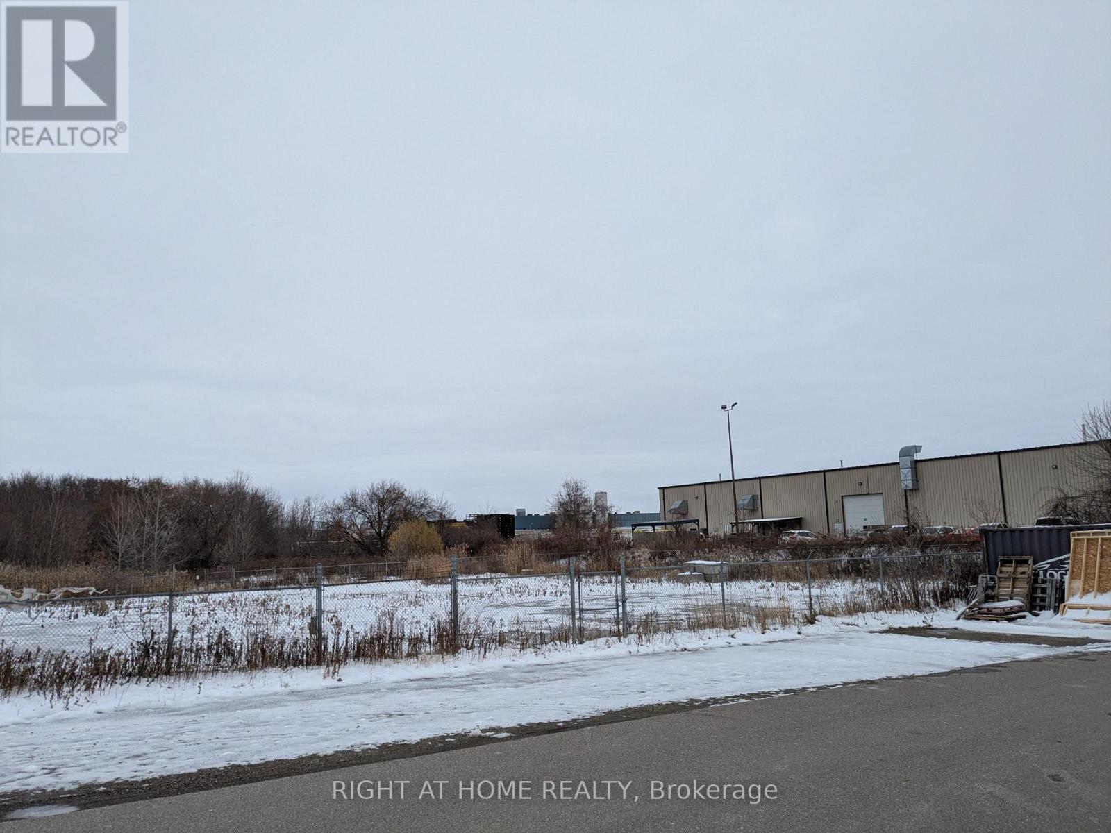 62 Plant Farm Boulevard, Brantford, Ontario  N3S 7W3 - Photo 23 - X12664502