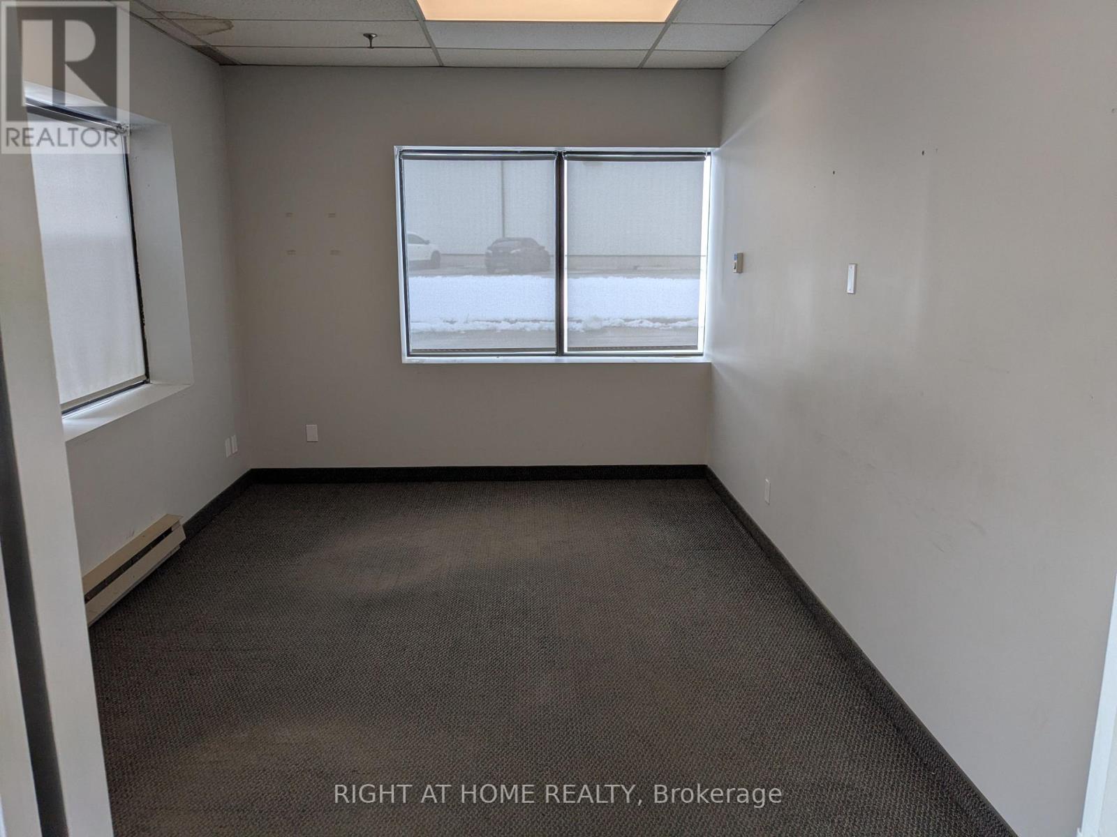 62 Plant Farm Boulevard, Brantford, Ontario  N3S 7W3 - Photo 5 - X12664502