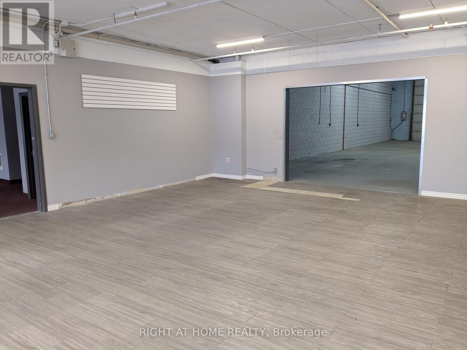 62 Plant Farm Boulevard, Brantford, Ontario  N3S 7W3 - Photo 7 - X12664502