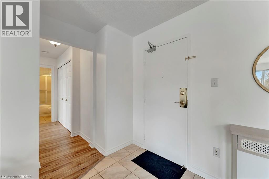 793 Colborne Street E Unit# 207, Brantford, Ontario  N3S 7J3 - Photo 2 - 40795661