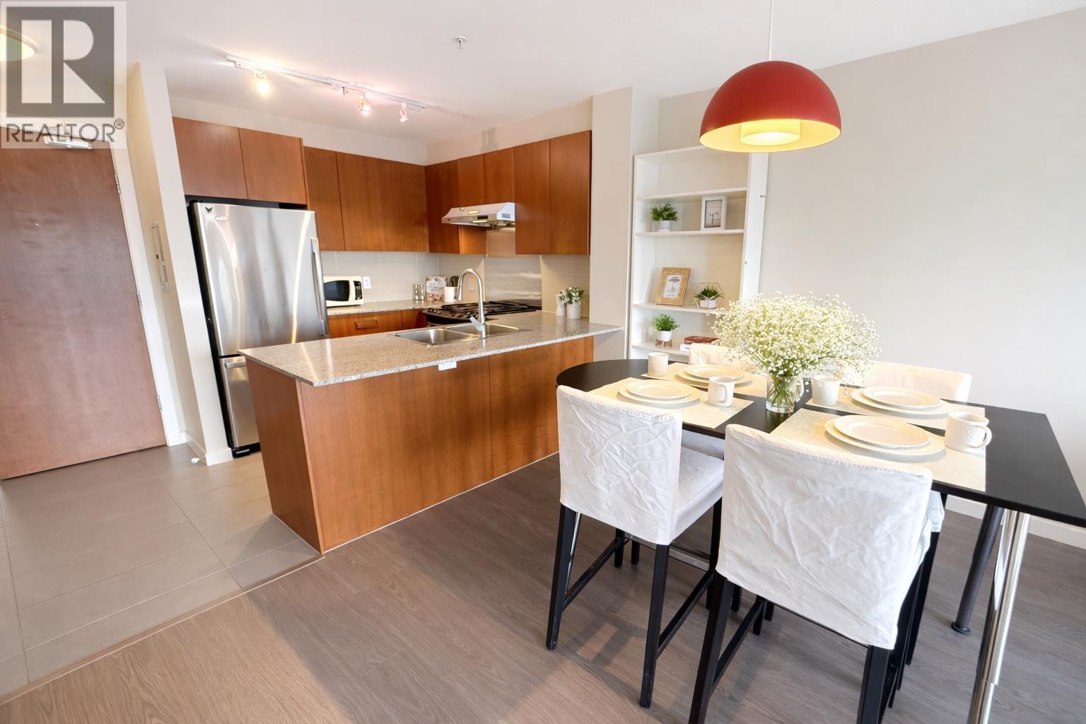 301 5775 Irmin Street, Burnaby, British Columbia V5J 0C3 - Photo 9 - R3075988