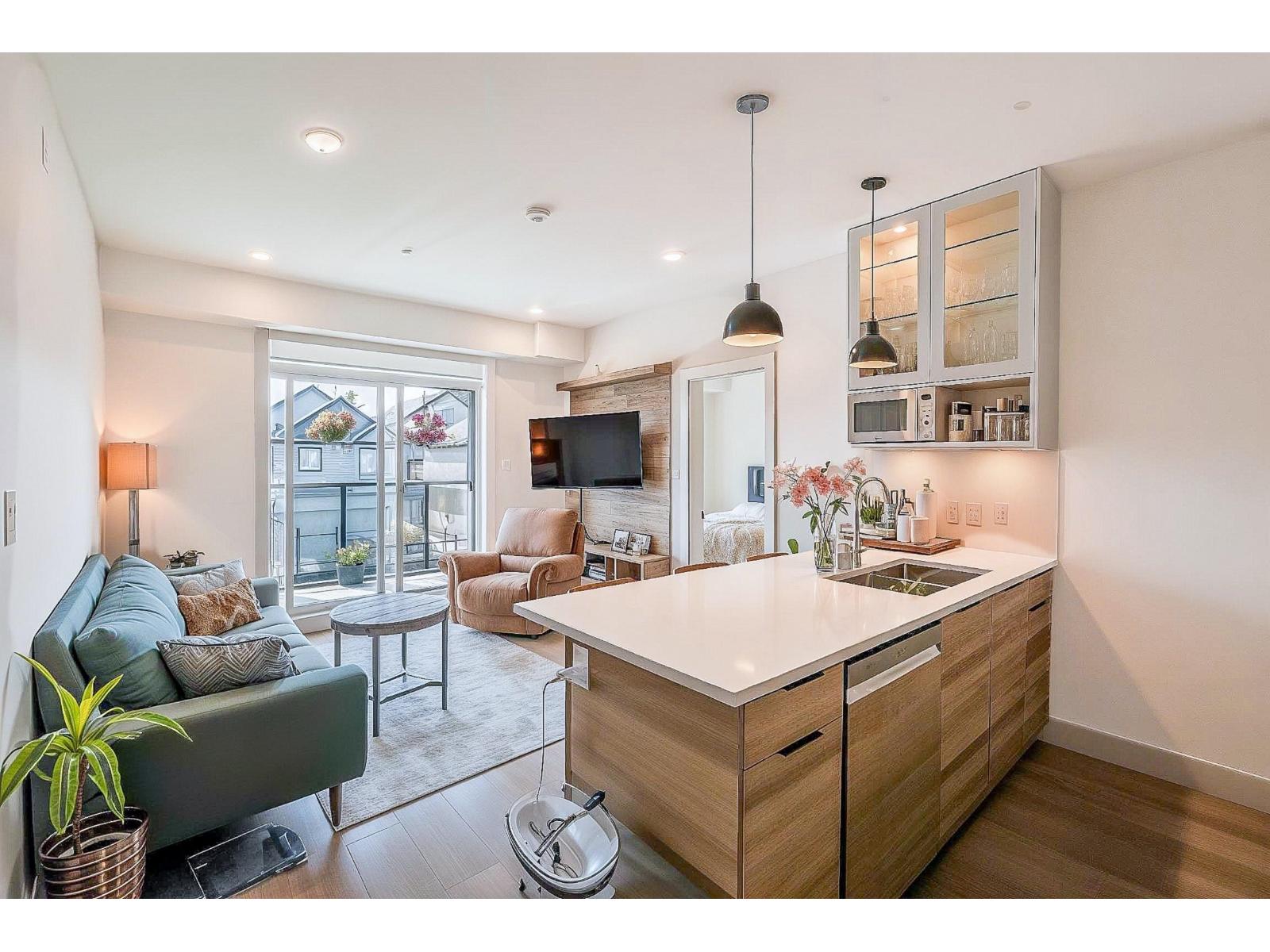 208 14818 60 Avenue, Surrey, British Columbia  V3S 0B5 - Photo 1 - R3071926