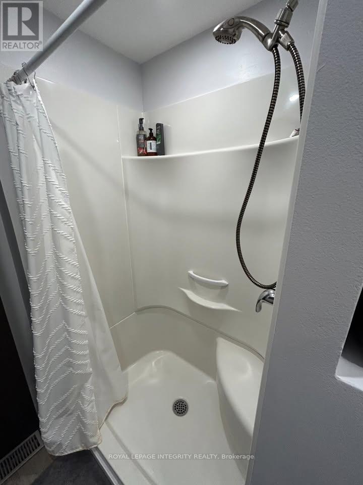 18 Commanda Way, Ottawa, Ontario  K1M 1E9 - Photo 15 - X12664556