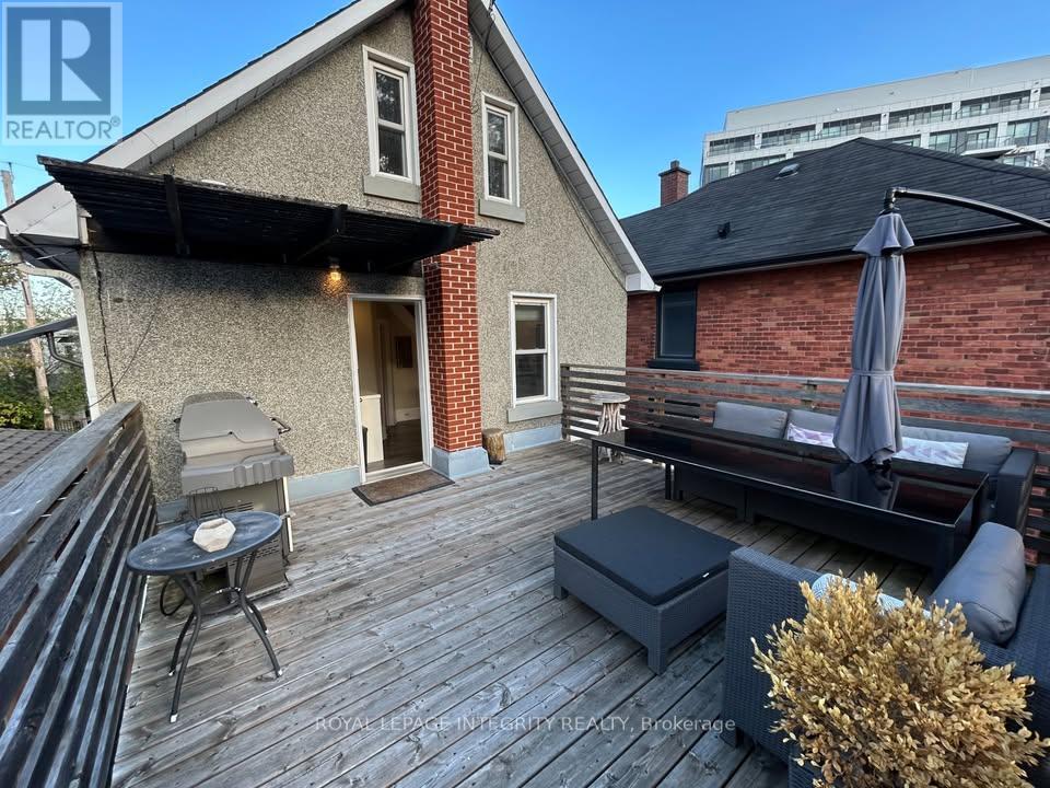 18 Commanda Way, Ottawa, Ontario  K1M 1E9 - Photo 2 - X12664556