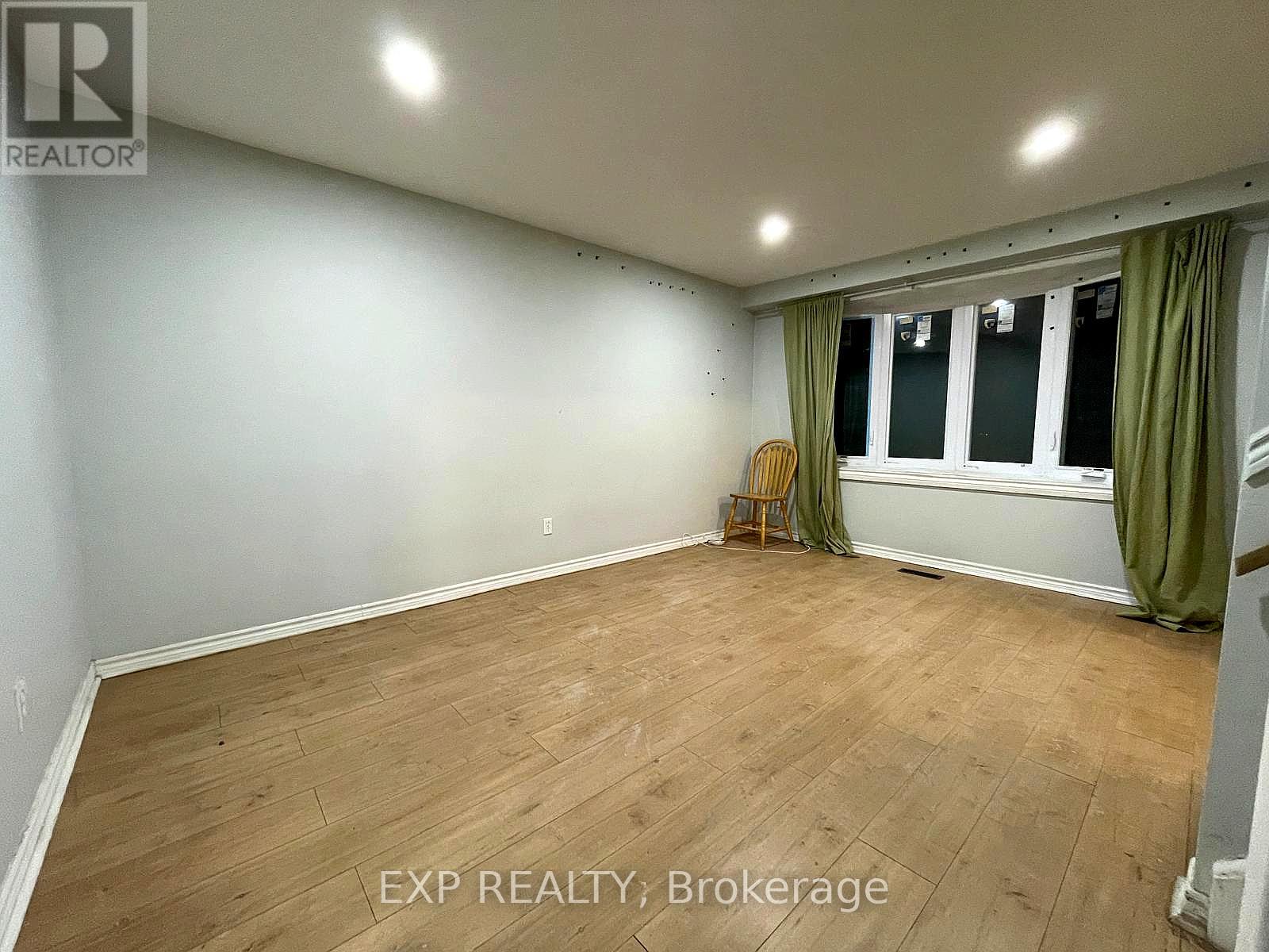 184 Hollyberry Trail, Toronto, Ontario  M2H 2P4 - Photo 2 - C12653314