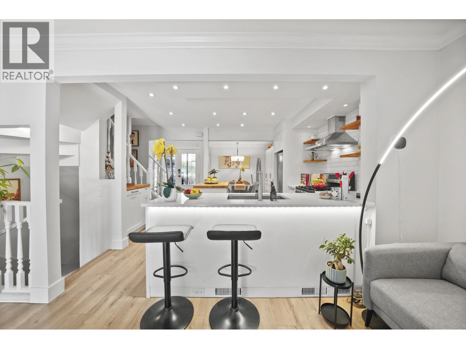 49 1910 Cedar Village Crescent, North Vancouver, British Columbia  V7J 3M5 - Photo 10 - R3076252