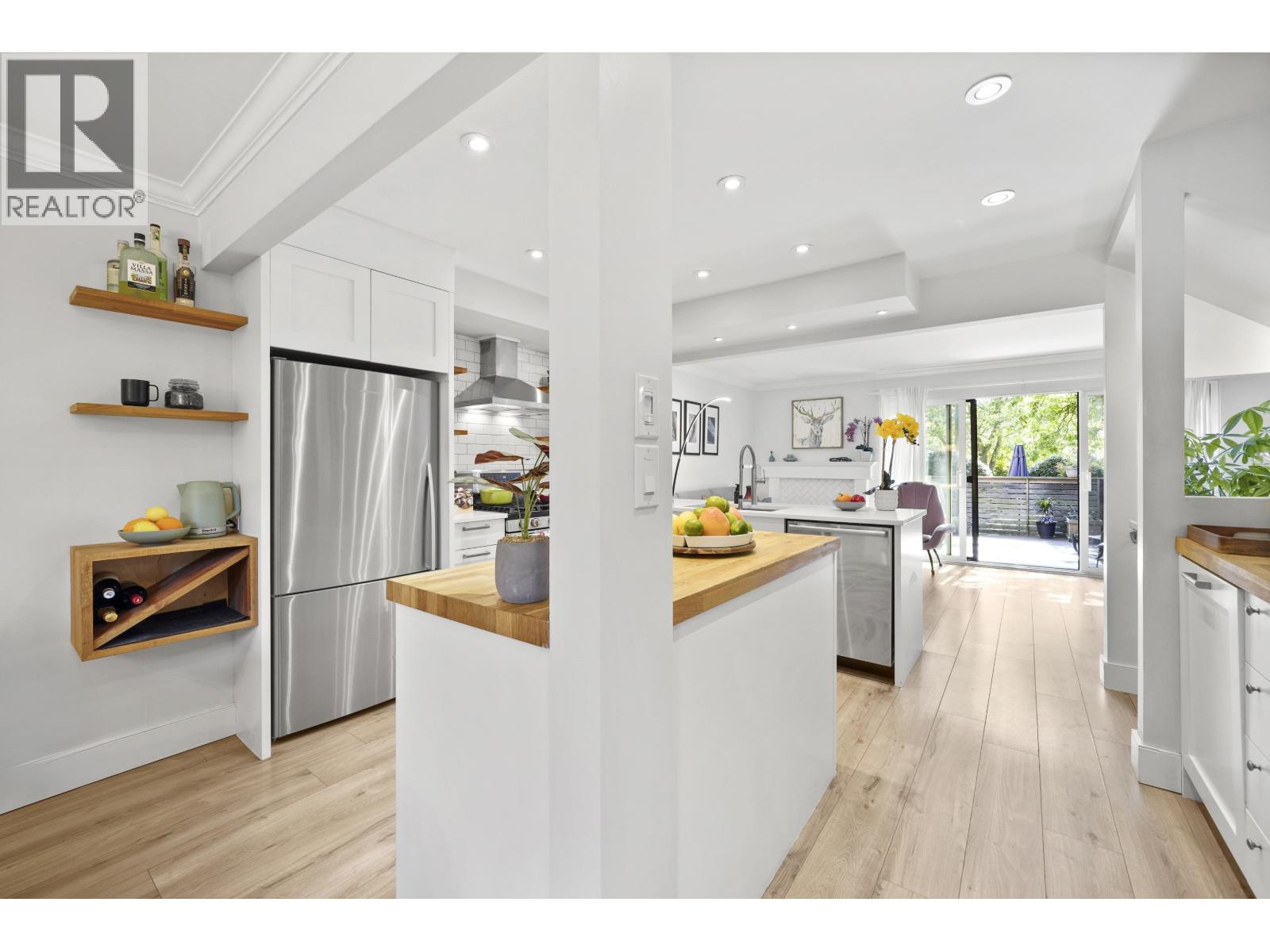 49 1910 Cedar Village Crescent, North Vancouver, British Columbia  V7J 3M5 - Photo 8 - R3076252