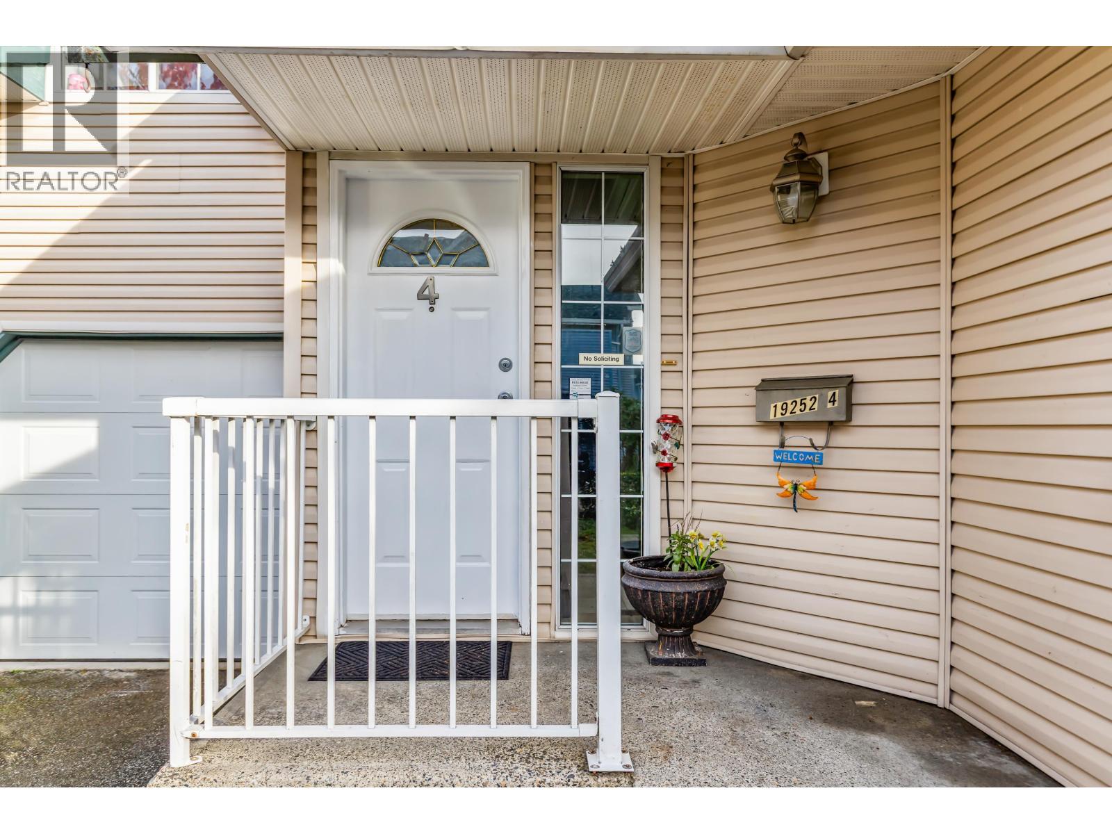 4 19252 119 Avenue, Pitt Meadows, British Columbia  V3Y 2K4 - Photo 2 - R3076256