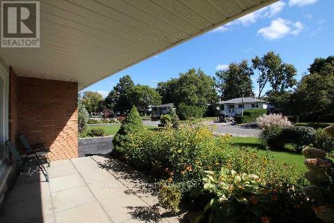 73 Fred Varley Drive, Markham, Ontario  L3R 1S6 - Photo 3 - N12664580