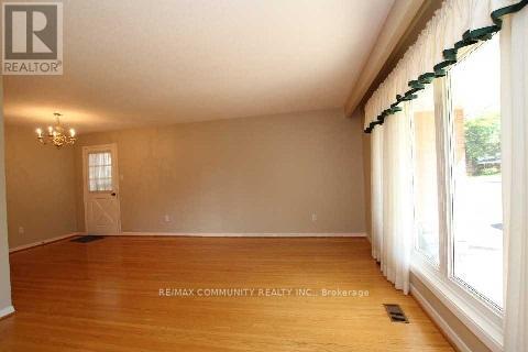 73 Fred Varley Drive, Markham, Ontario  L3R 1S6 - Photo 7 - N12664580