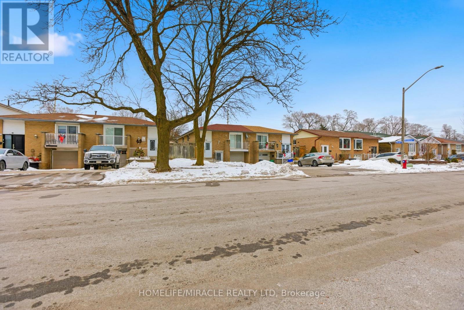 3684 Ellengale Drive, Mississauga, Ontario  L5C 1Z7 - Photo 42 - W12664546
