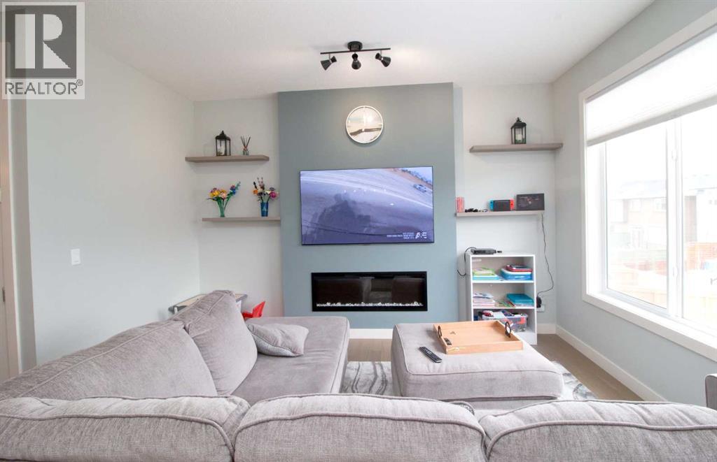 103 Sunrise Common, Cochrane, Alberta  T4C 2S2 - Photo 5 - A2247966