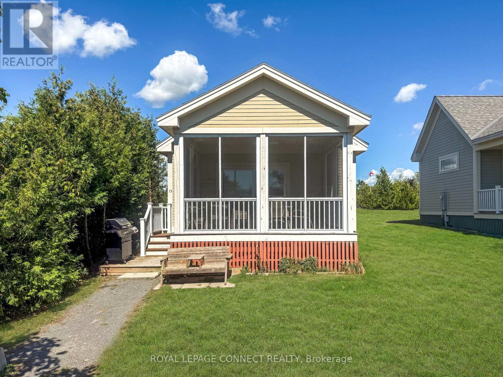 27 - 13 Butternut Lane, Prince Edward County, Ontario  K0K 1P0 - Photo 4 - X12664564