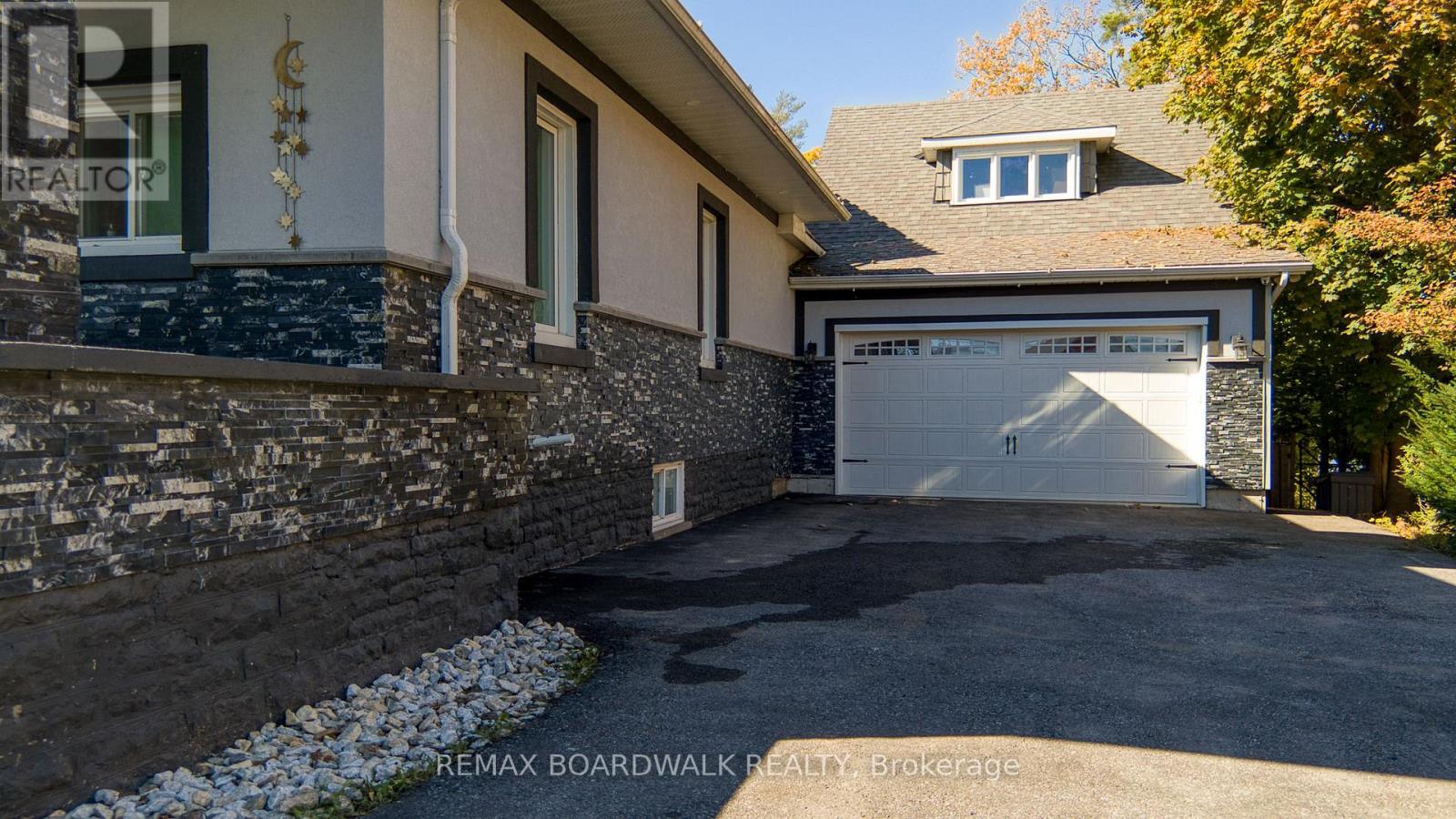 27 Allan Street, Carleton Place, Ontario  K7C 1T1 - Photo 14 - X12664614