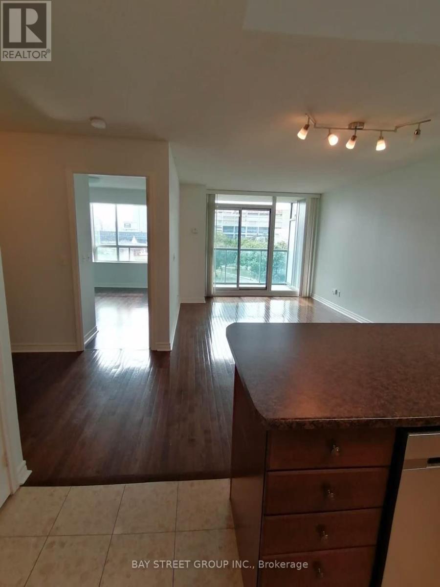 515 - 51 Lower Simcoe Street, Toronto (Waterfront Communities), Ontario  M5J 3A2 - Photo 6 - C12653640