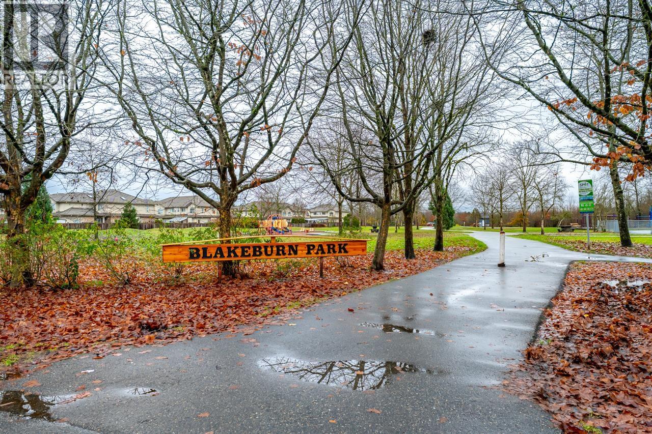 887 Riverside Drive, Port Coquitlam, British Columbia  V3B 7T6 - Photo 37 - R3073055