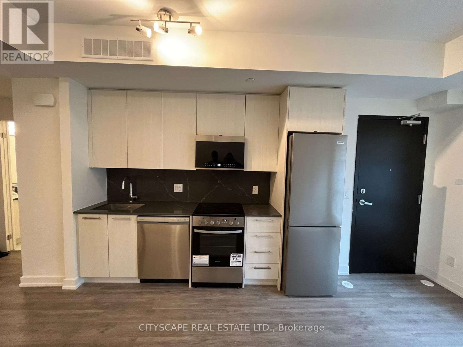 9 - 861 Sheppard Avenue W, Toronto, Ontario  M3H 0E8 - Photo 4 - C12664626