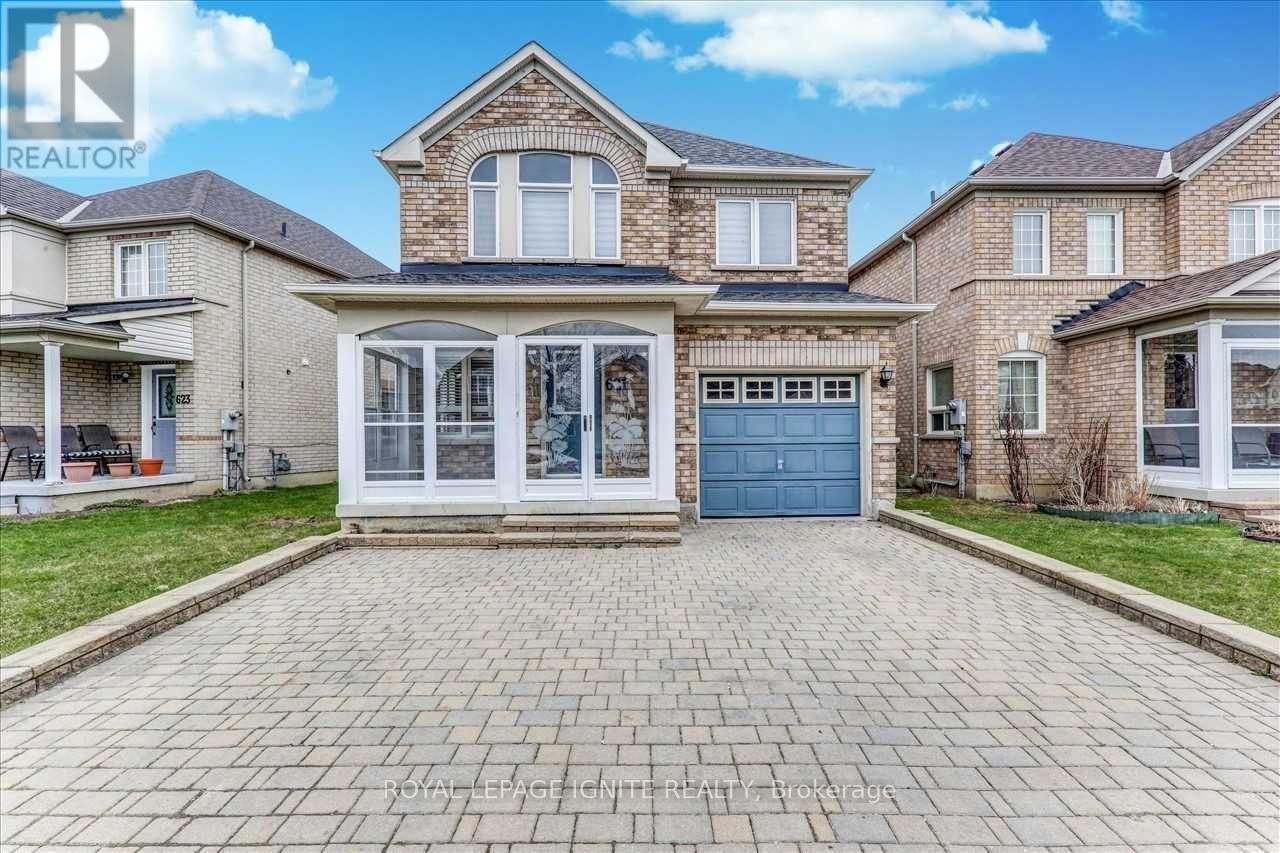 UPPER - 621 STAINES ROAD, Toronto, Ontario