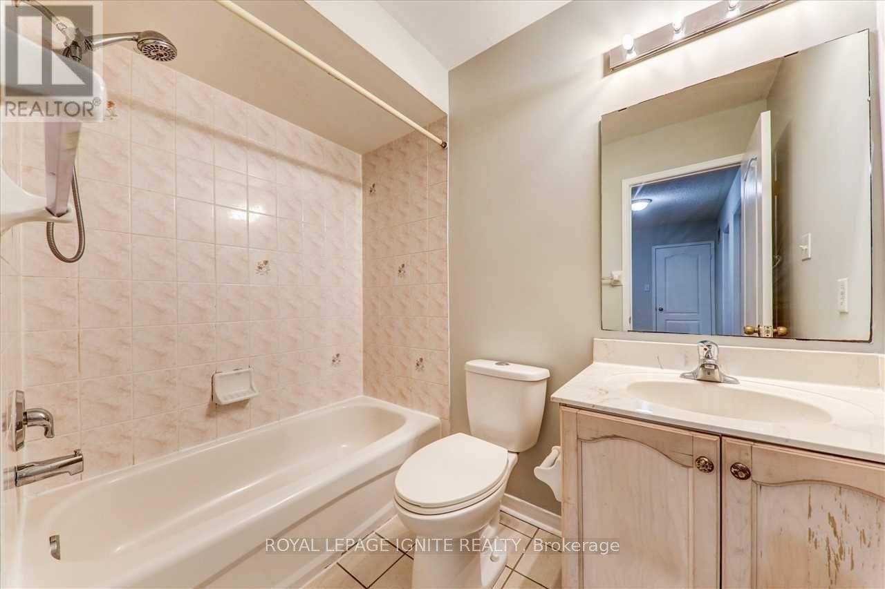 Upper - 621 Staines Road, Toronto, Ontario  M1X 2A7 - Photo 13 - E12664616