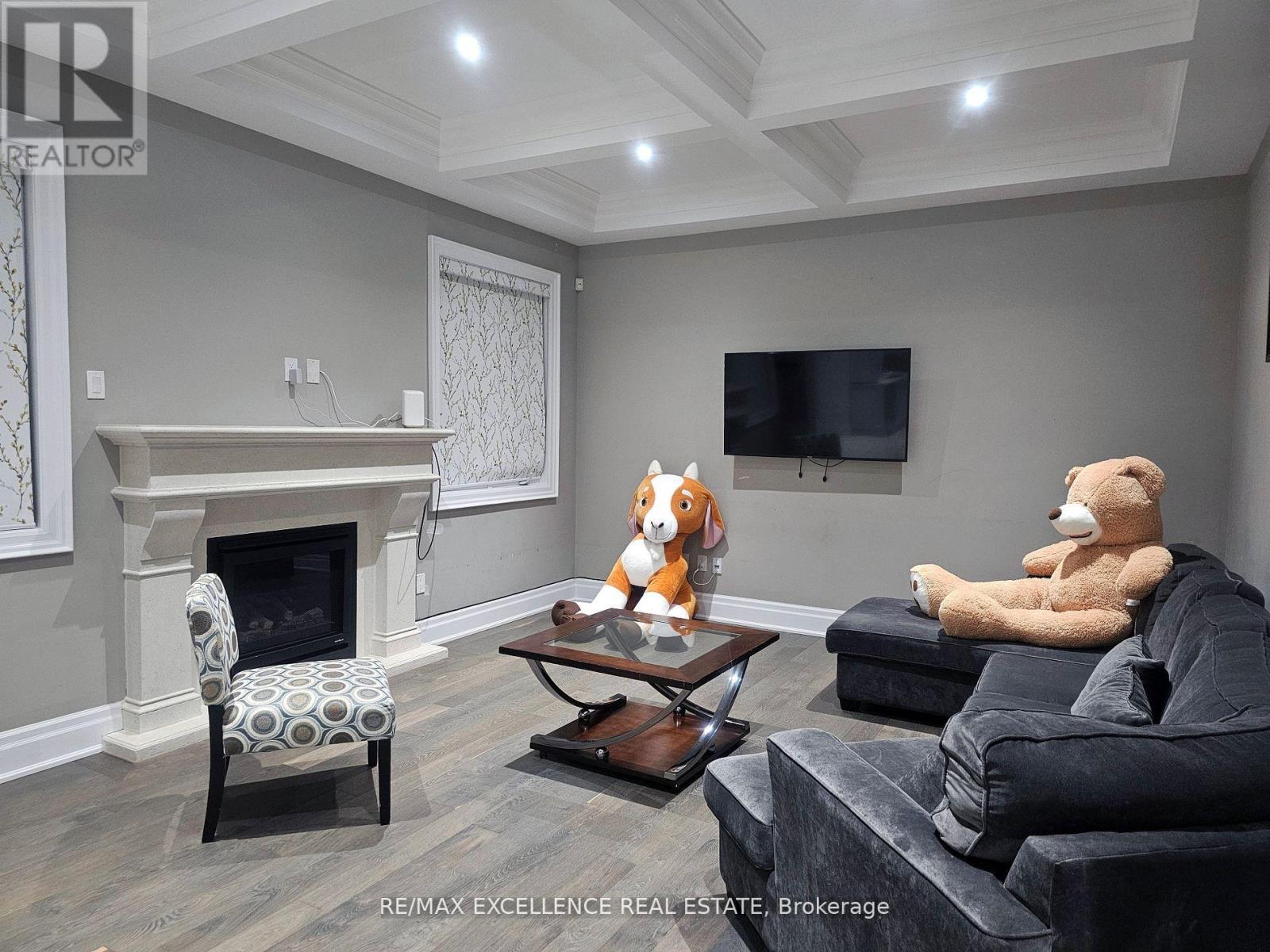 95 Gordon Randle Drive, Brampton, Ontario  L6P 4H6 - Photo 2 - W12664516