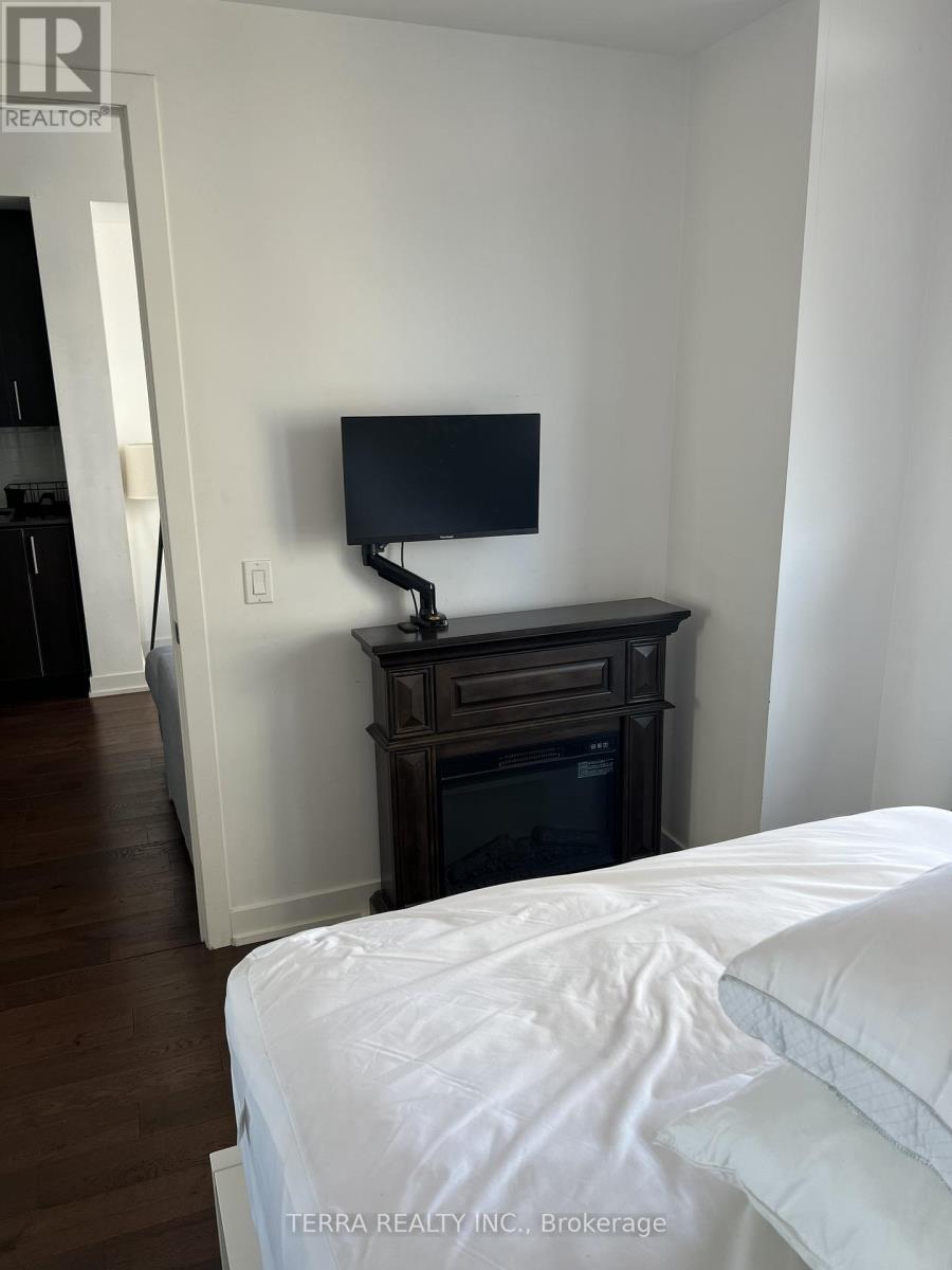 4010 - 2212 Lakeshore Boulevard W, Toronto, Ontario  M8V 3X9 - Photo 9 - W12664606