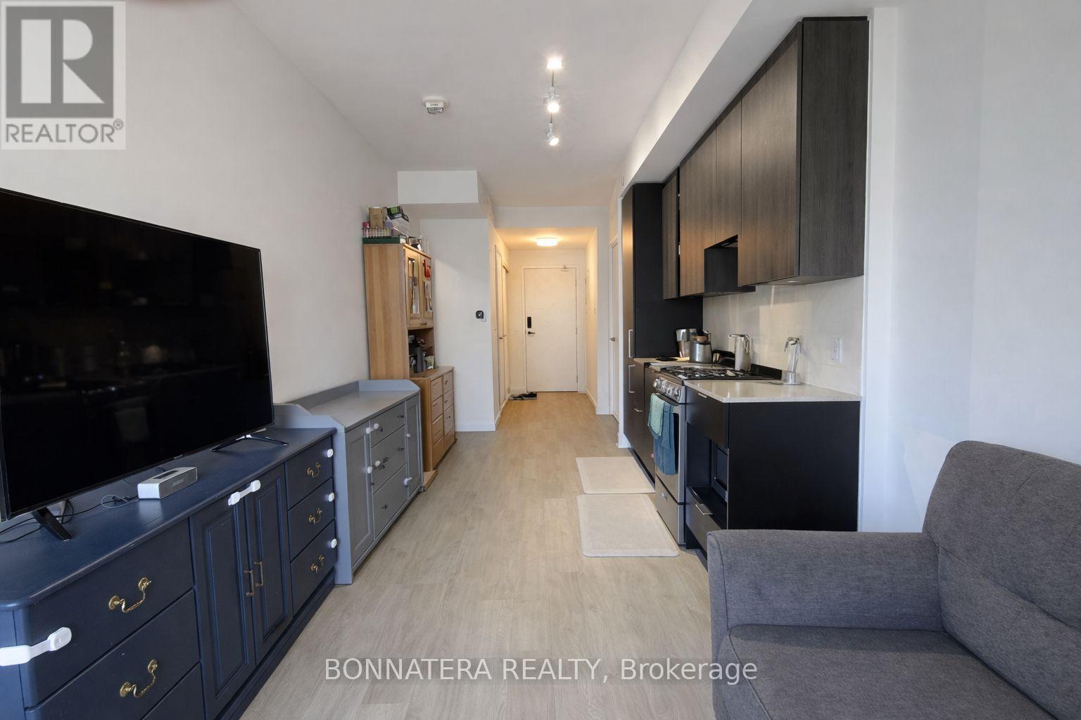 913 - 3900 Confederation Parkway, Mississauga, Ontario  L5B 0M3 - Photo 7 - W12664608