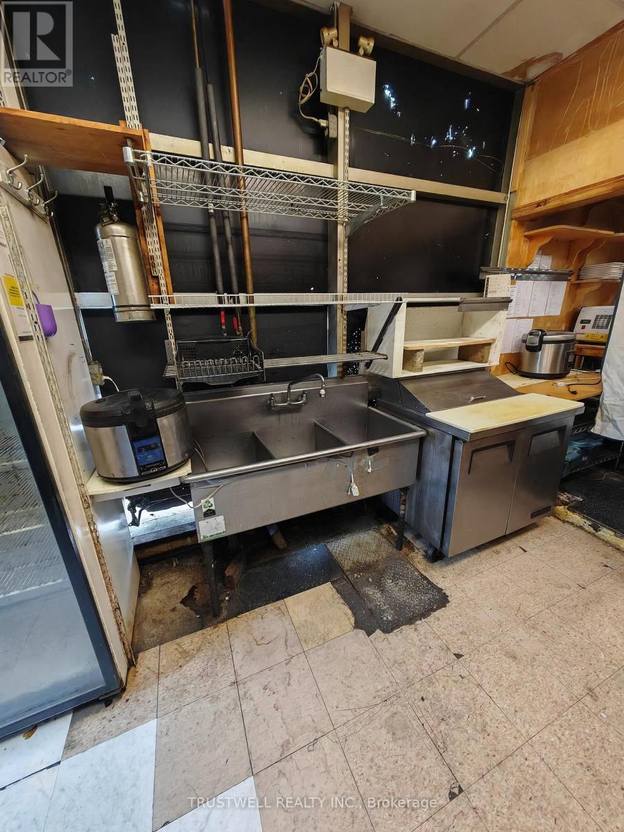 1a - 1550 South Gateway Road, Mississauga (Northeast), Ontario  L4W 5G6 - Photo 5 - W12664620