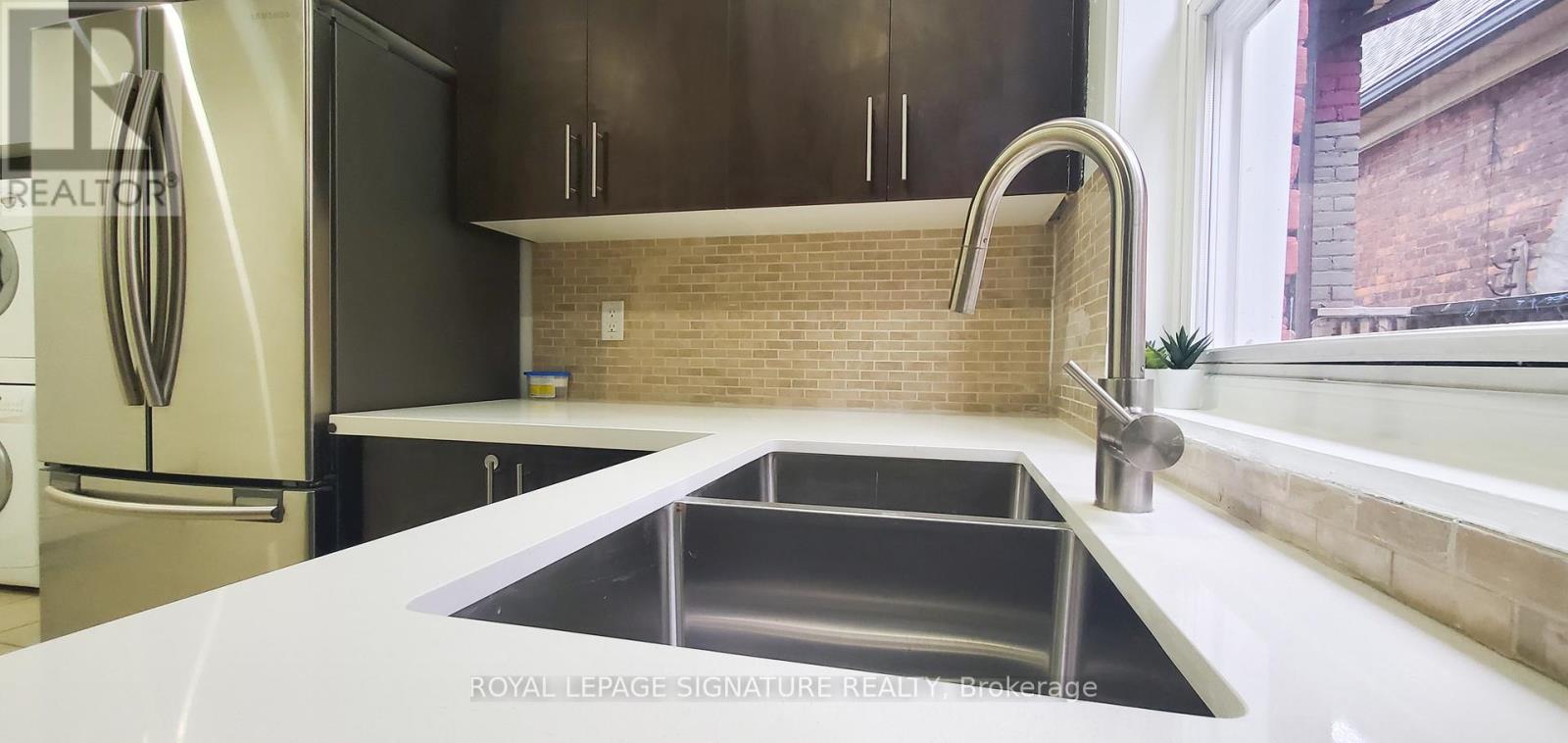 3 - 77 Victoria Avenue, Hamilton, Ontario  L8L 5E3 - Photo 8 - X12664586