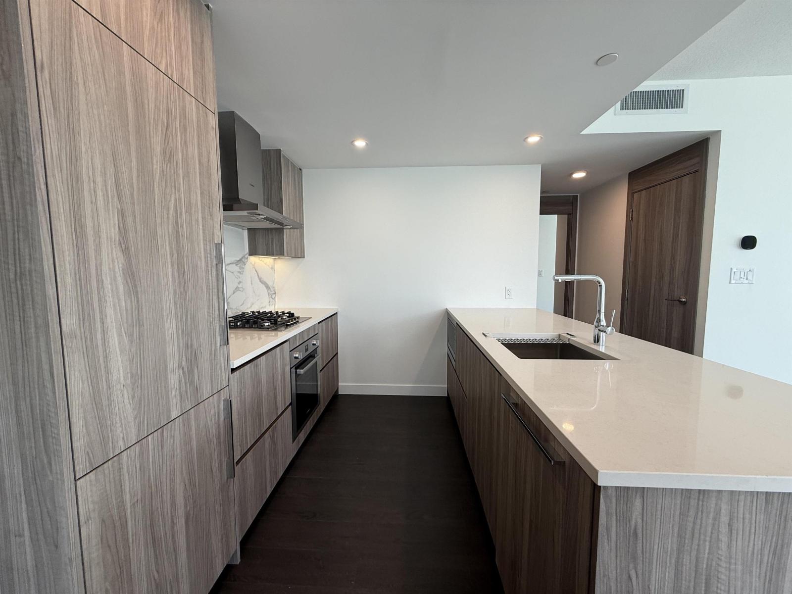 807 13768 100 Avenue, Surrey, British Columbia  V3T 0V2 - Photo 5 - R3056363