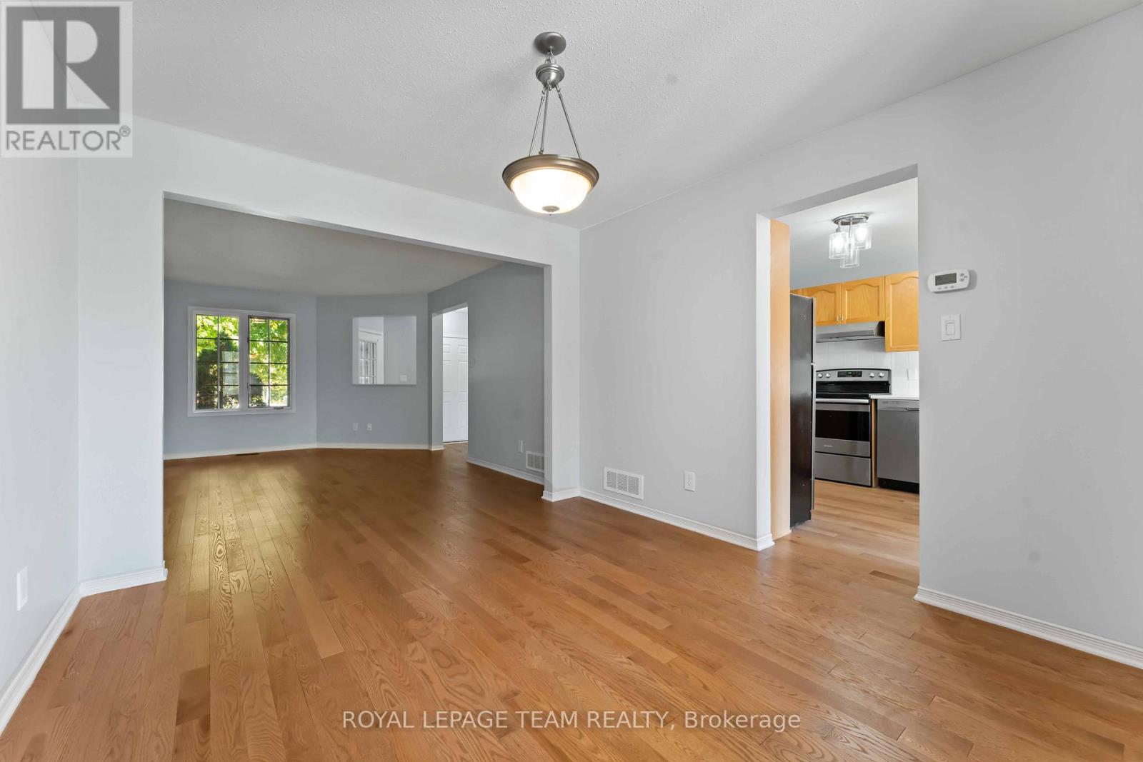 18 Ravenscroft Court, Ottawa, Ontario  K2S 1R3 - Photo 14 - X12472460