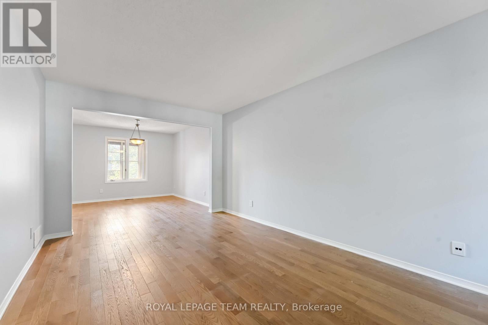 18 Ravenscroft Court, Ottawa, Ontario  K2S 1R3 - Photo 10 - X12472460