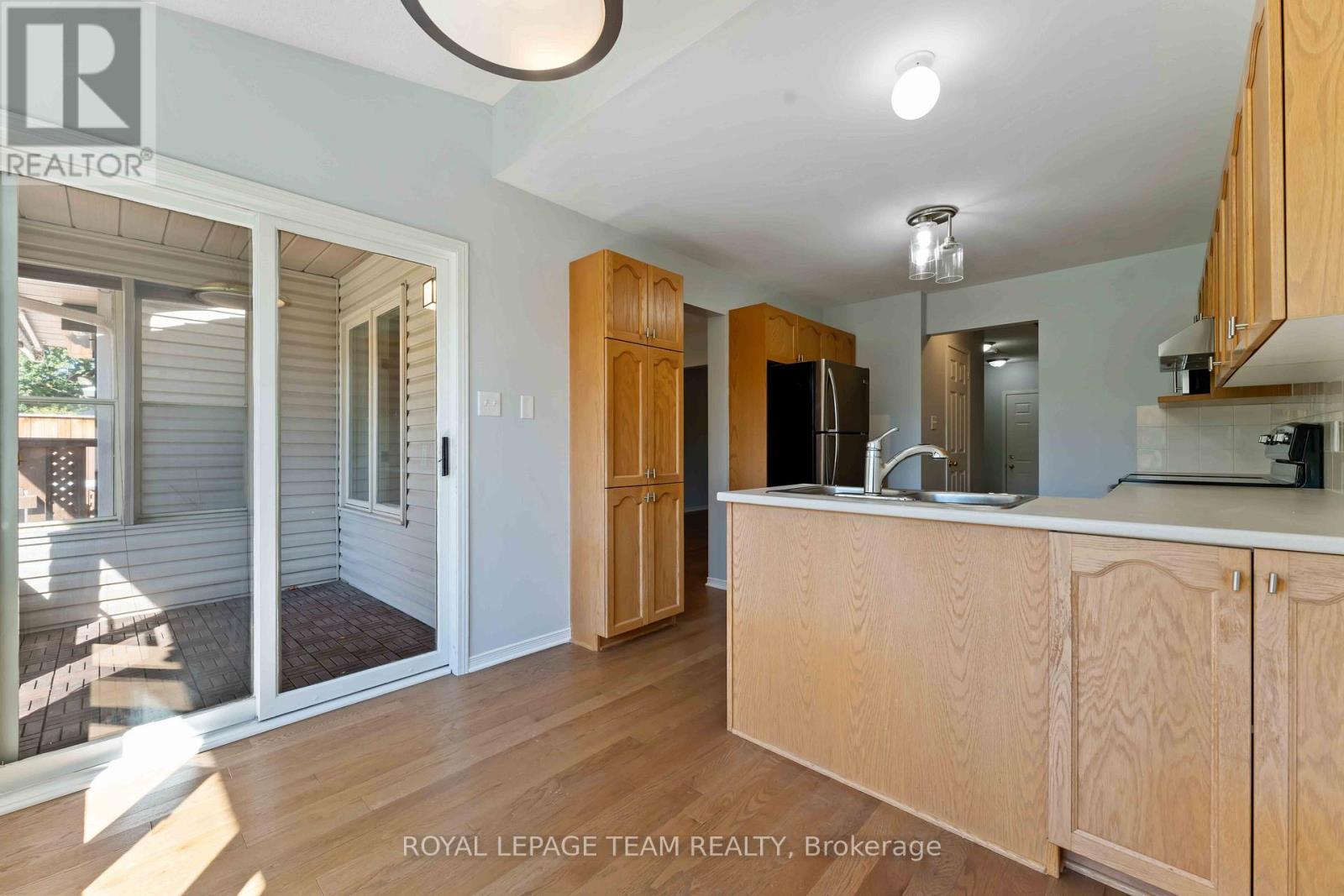 18 Ravenscroft Court, Ottawa, Ontario  K2S 1R3 - Photo 22 - X12472460